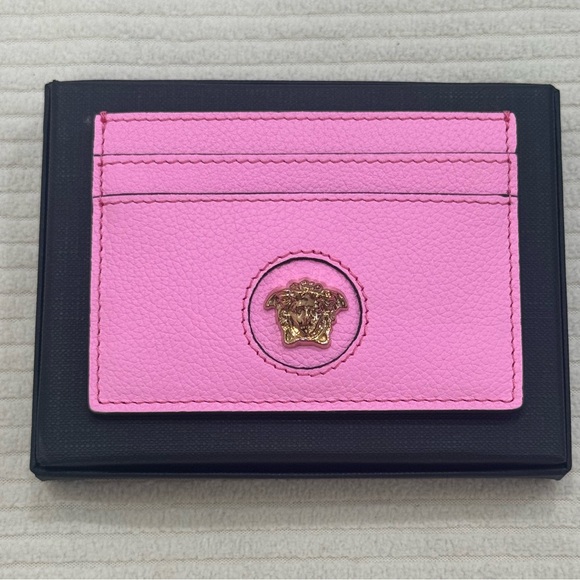 Luxury Designer Gift Boxes that May lead to Chanel or Versace or LV or Dior or G - Picture 8 of 16